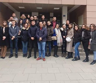 Studentët E Juridikut Vizituan Qendrën E Dokumentimit Të Kosovës