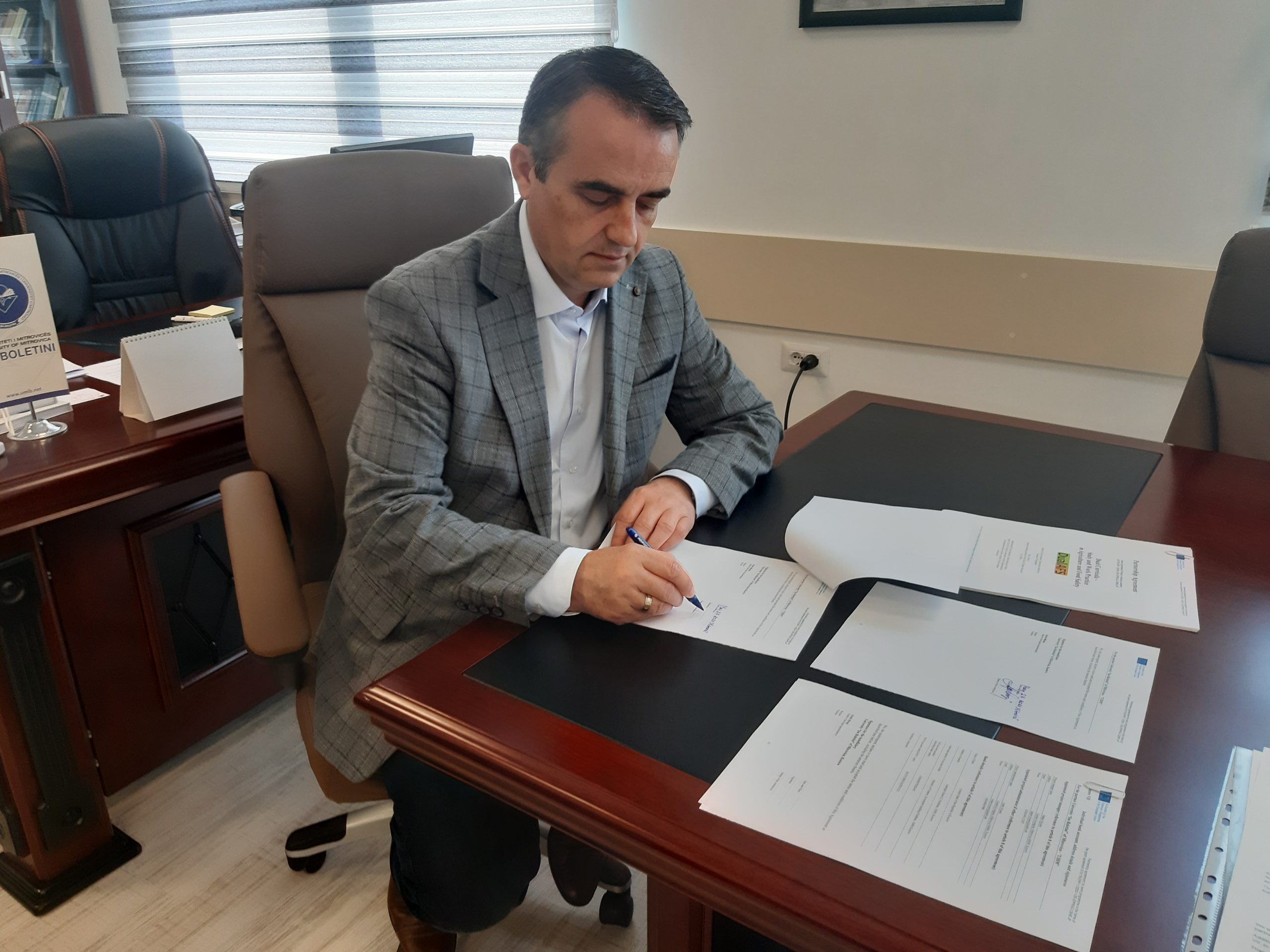 Signing of partnership agreement in the "DualAFS" project