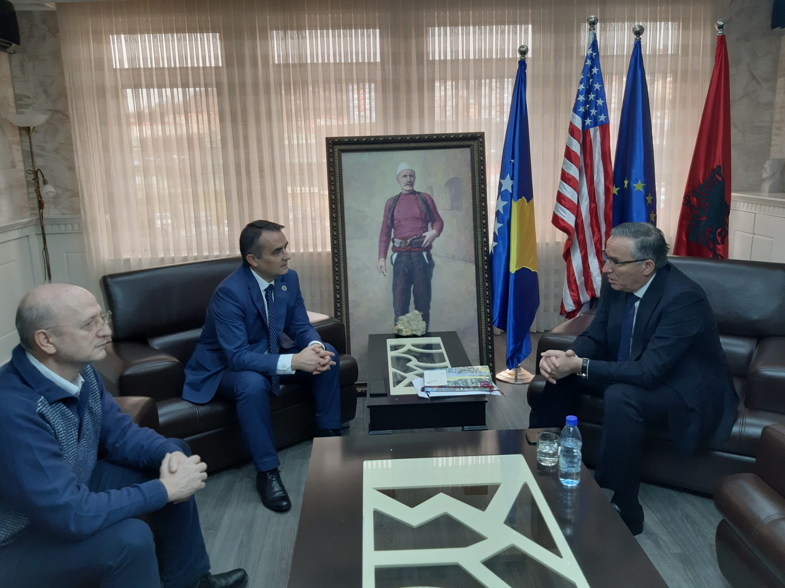 Rektori Musaj U Takua Me Kryetarin E Komunës Së Mitrovicës, Bedri Hamza