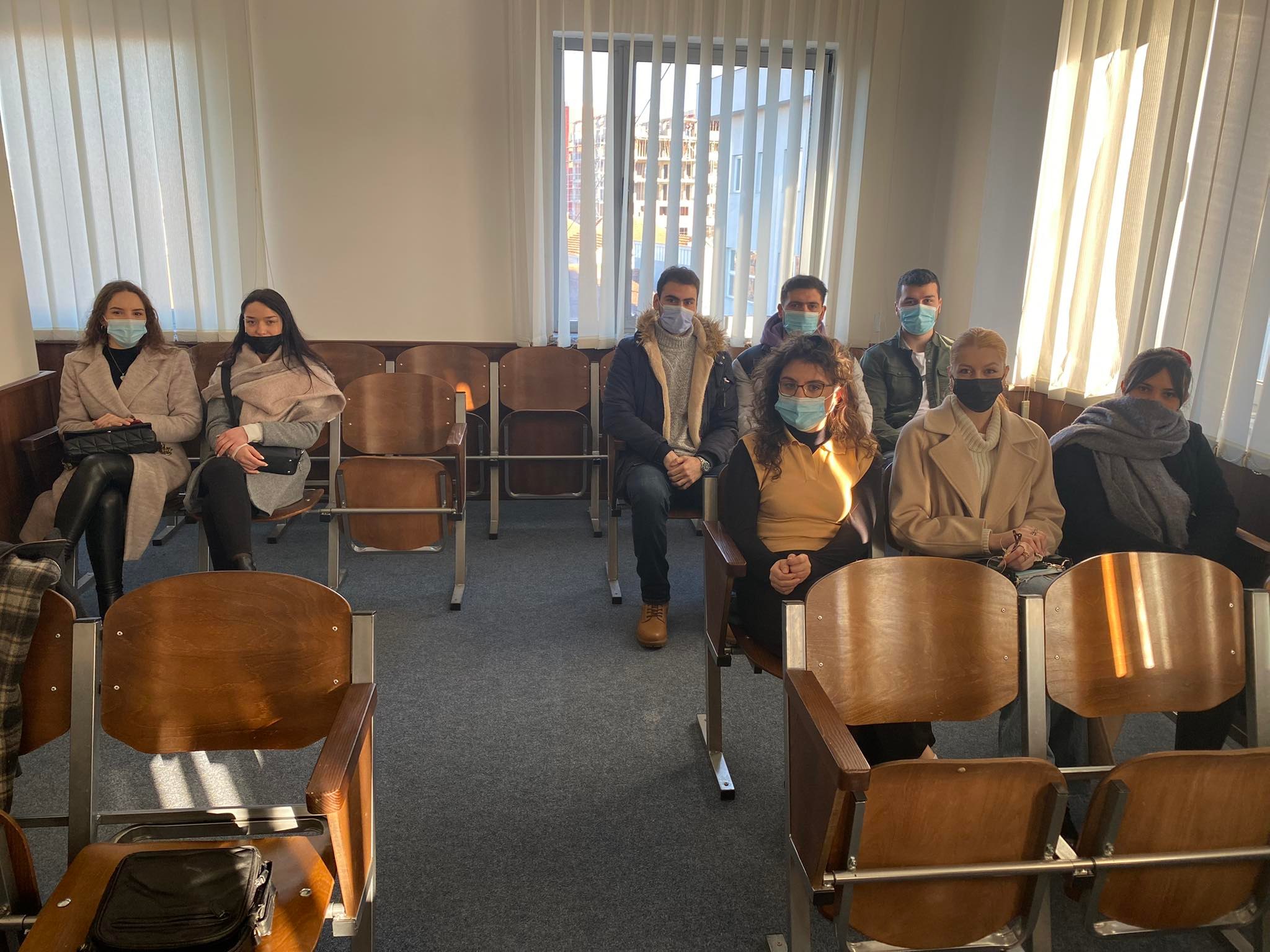Studentët E Fakultetit Juridik Vizituan Gjykatën Themelore Të Mitrovicës – Dega Në Vushtrri Në Disa Shqyrtime Gjyqësore