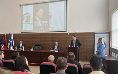 U Promovua Libri I Ish-presidentit, Bamir Topi,  “Betejat E Humbura Të Tiranës”