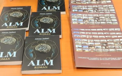 Bibliotekës Universitare Iu Dhuruan Ekzemplarë Të Romanit “ALM” Dhe Katalogut “Gjurmëve Të UÇK -së”, Të Autorit, Ahmet Jashari